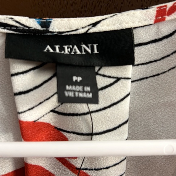 Womens blouse - Picture 4 of 6